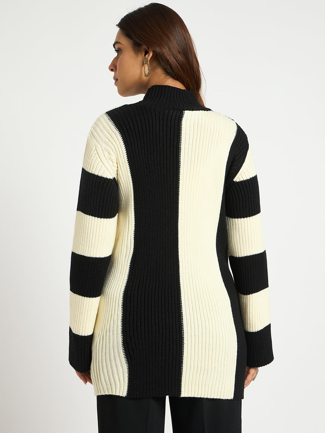 Black & White Colorblock Knitted Sweater