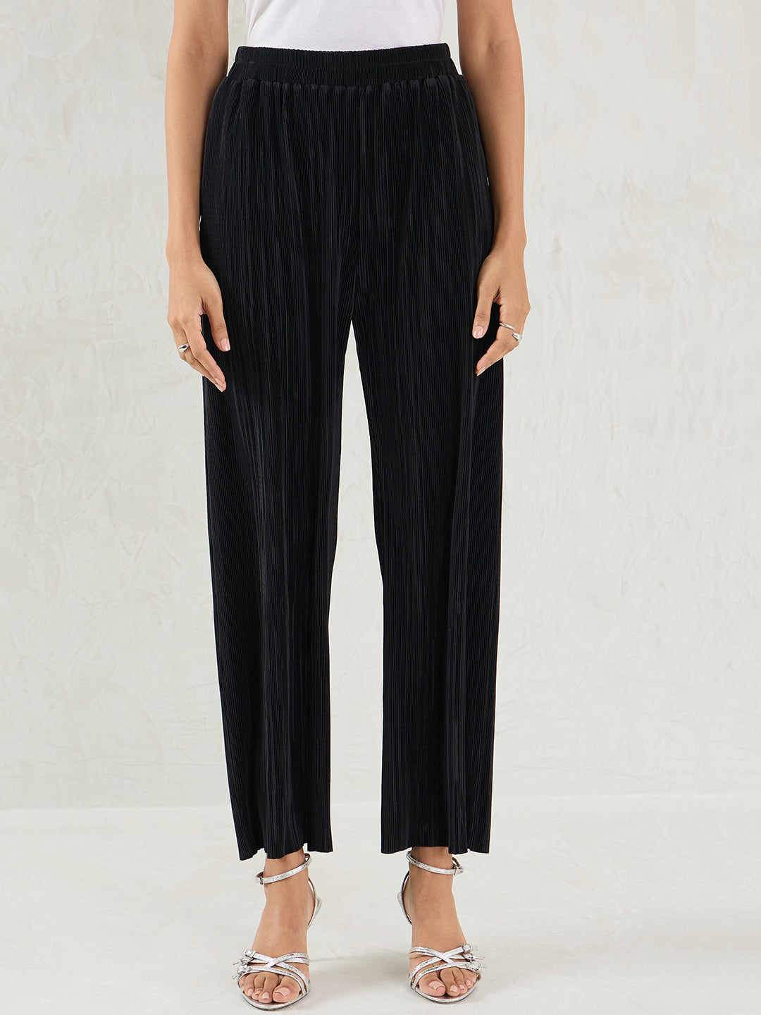 Black Plisse Straight Pant