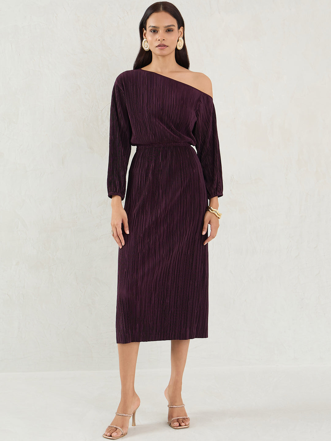 Wine Plisse Off Shoulder Midi Dress