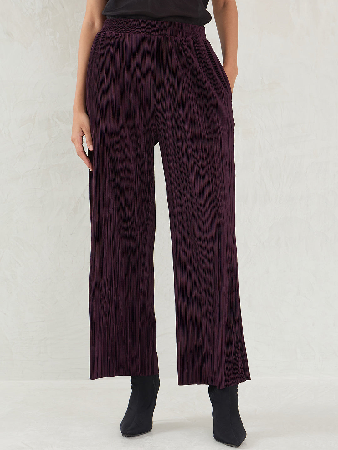 Wine Plisse Straight Pant