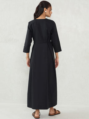 Black Pleat Detailing Poplin Maxi Dress