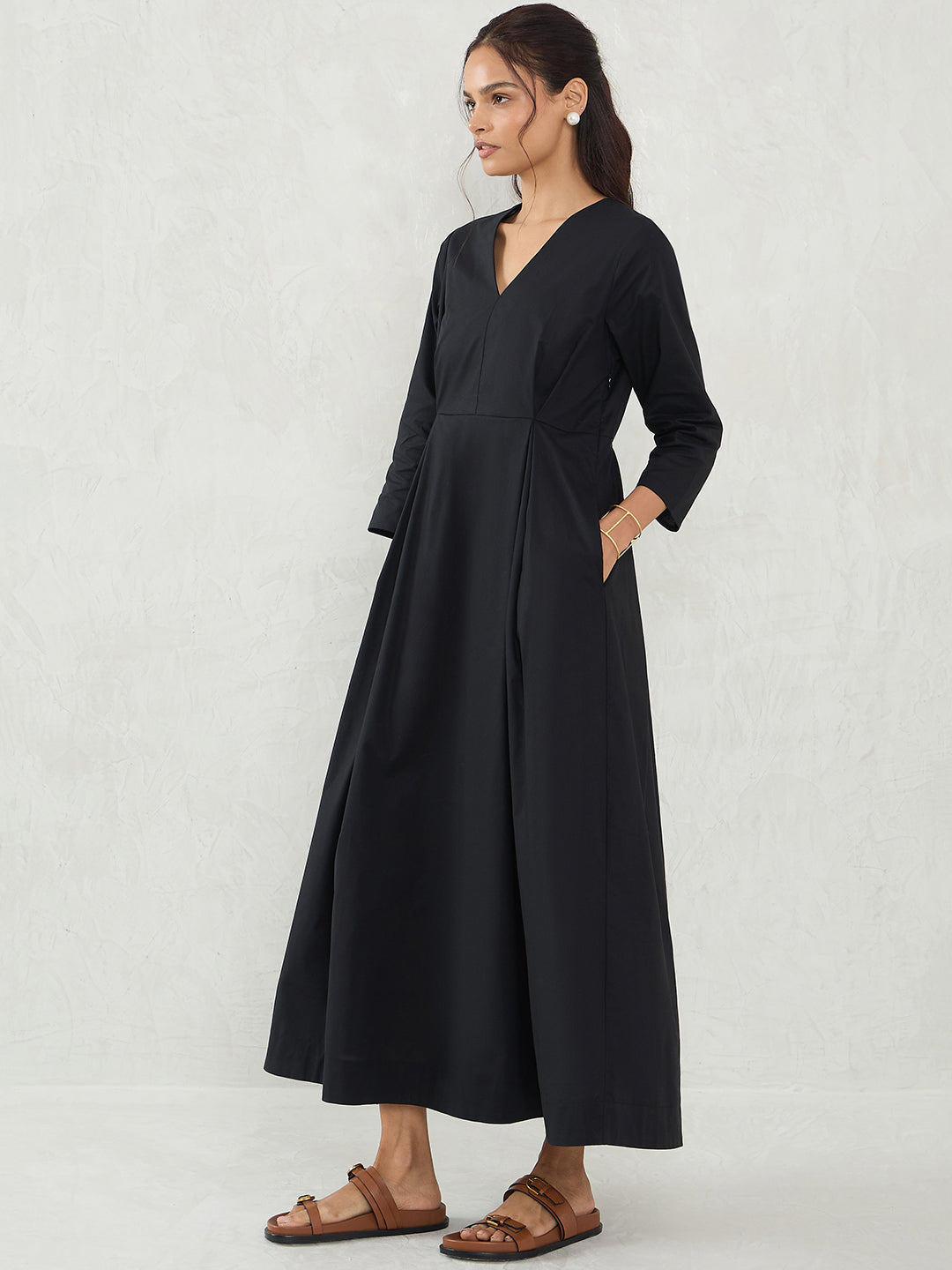 Black Pleat Detailing Poplin Maxi Dress