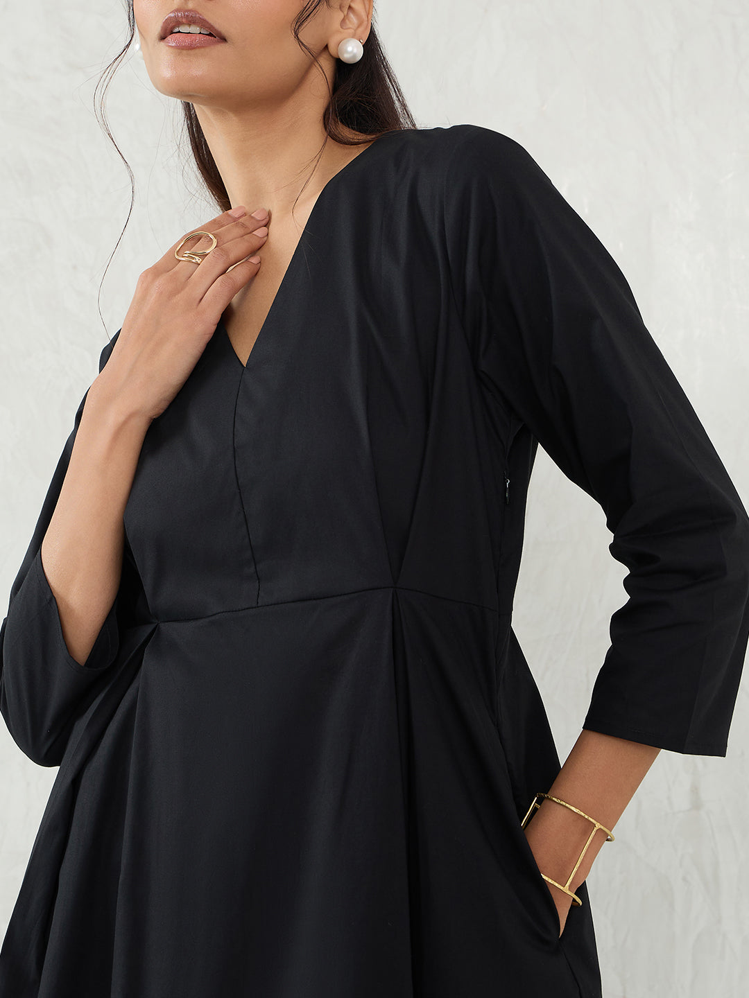 Black Pleat Detailing Poplin Maxi Dress